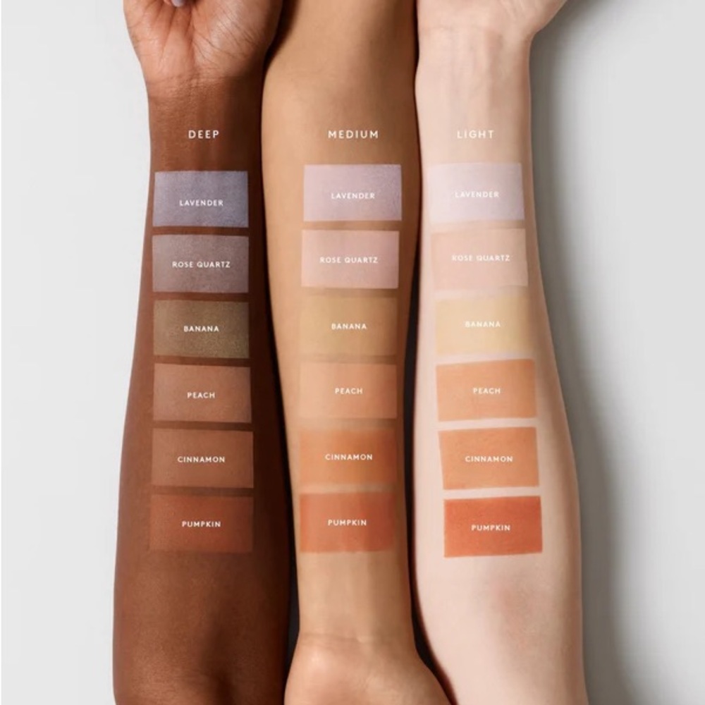 Fenty Beauty BRIGHT FIX INSTANT BRIGHTENING + BLURRING POWDER - shade Peach - Picture 8 of 8